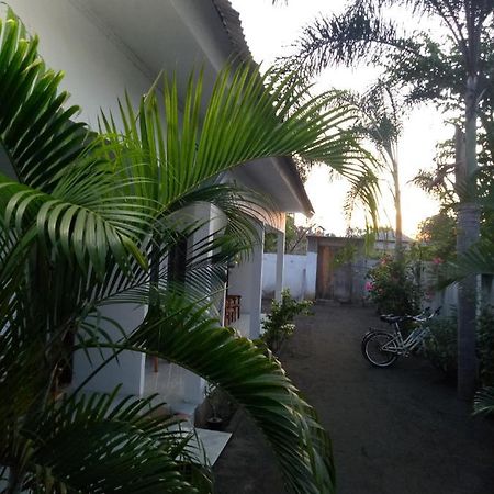 Ani Bungalows Джили Трауанган Екстериор снимка